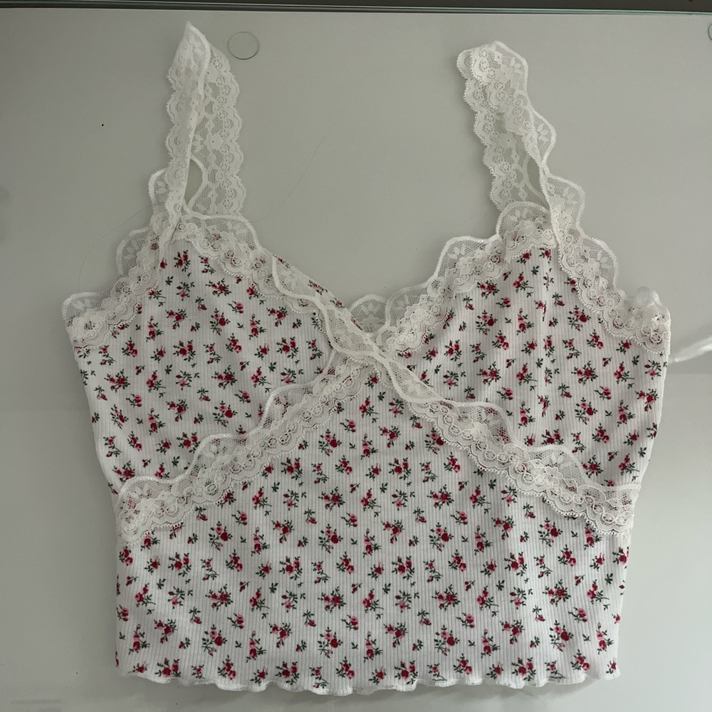 Floral Lace Trim Crop Top
